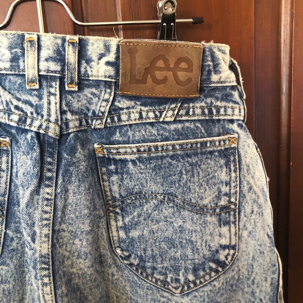 VINTAGE Lee women’s acid wash crop jeans